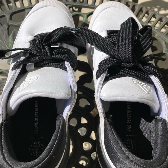 Adidas sneakers size 8 - Picture 7 of 9